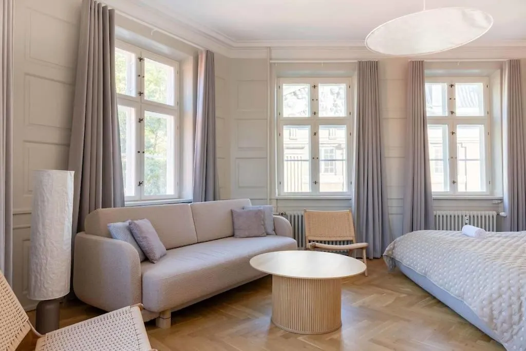 Spacious Apartment On Lively & Vibrant Street Copenhaga